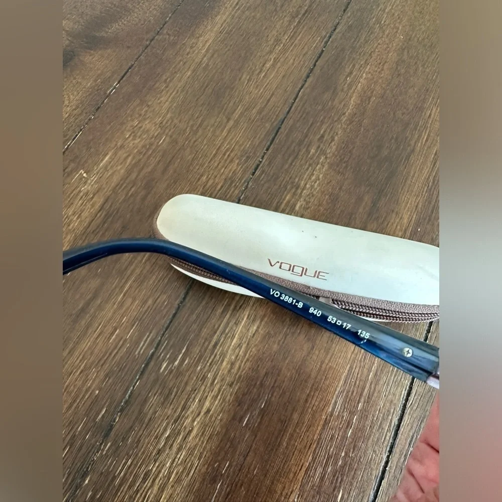 Vogue eye wear with glasses case